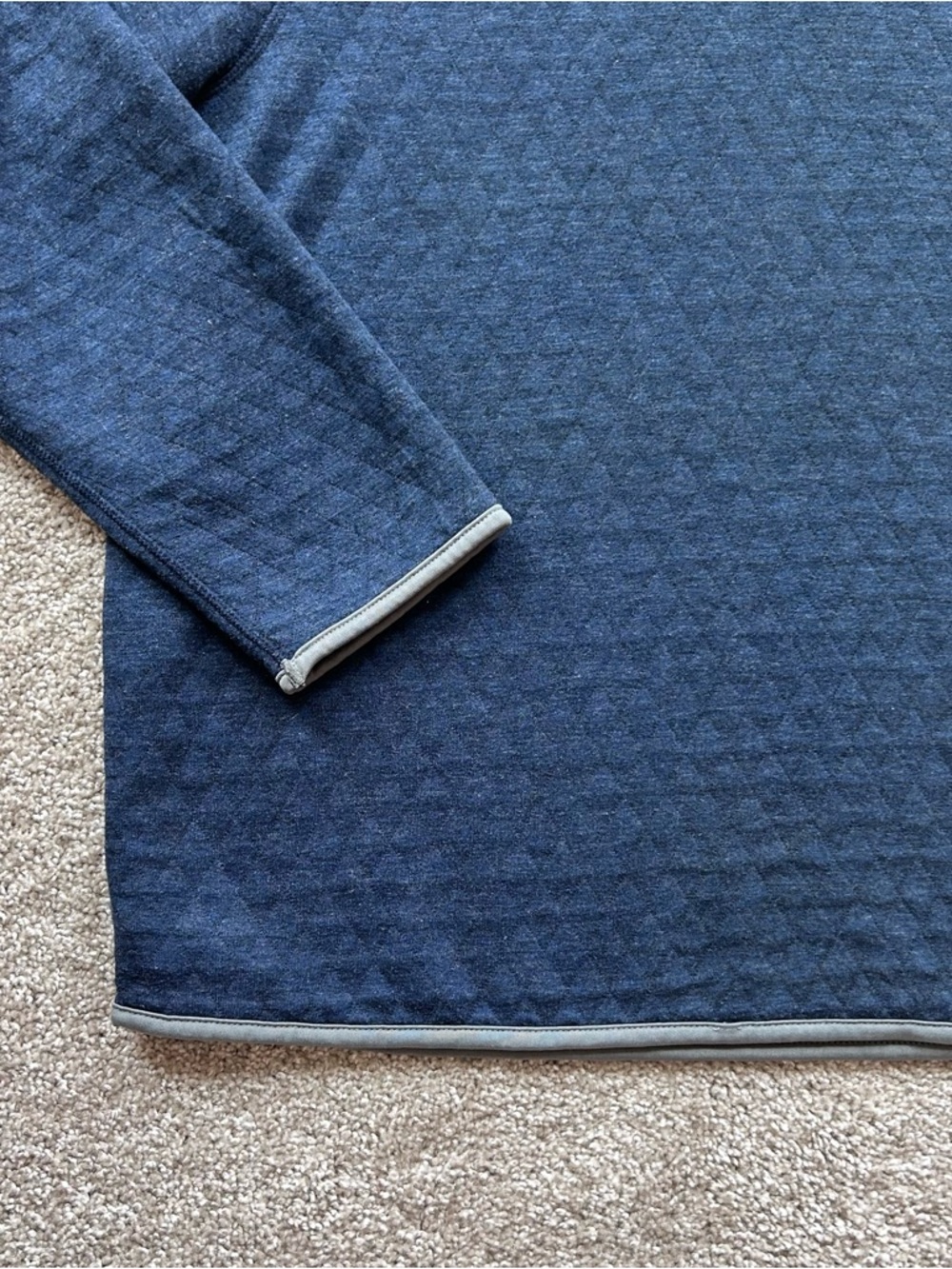 Men's Reversible Diamond Quilt Snap Neck Pullover - Burgundy & Navy Blue M/L - Picture 8 of 9
